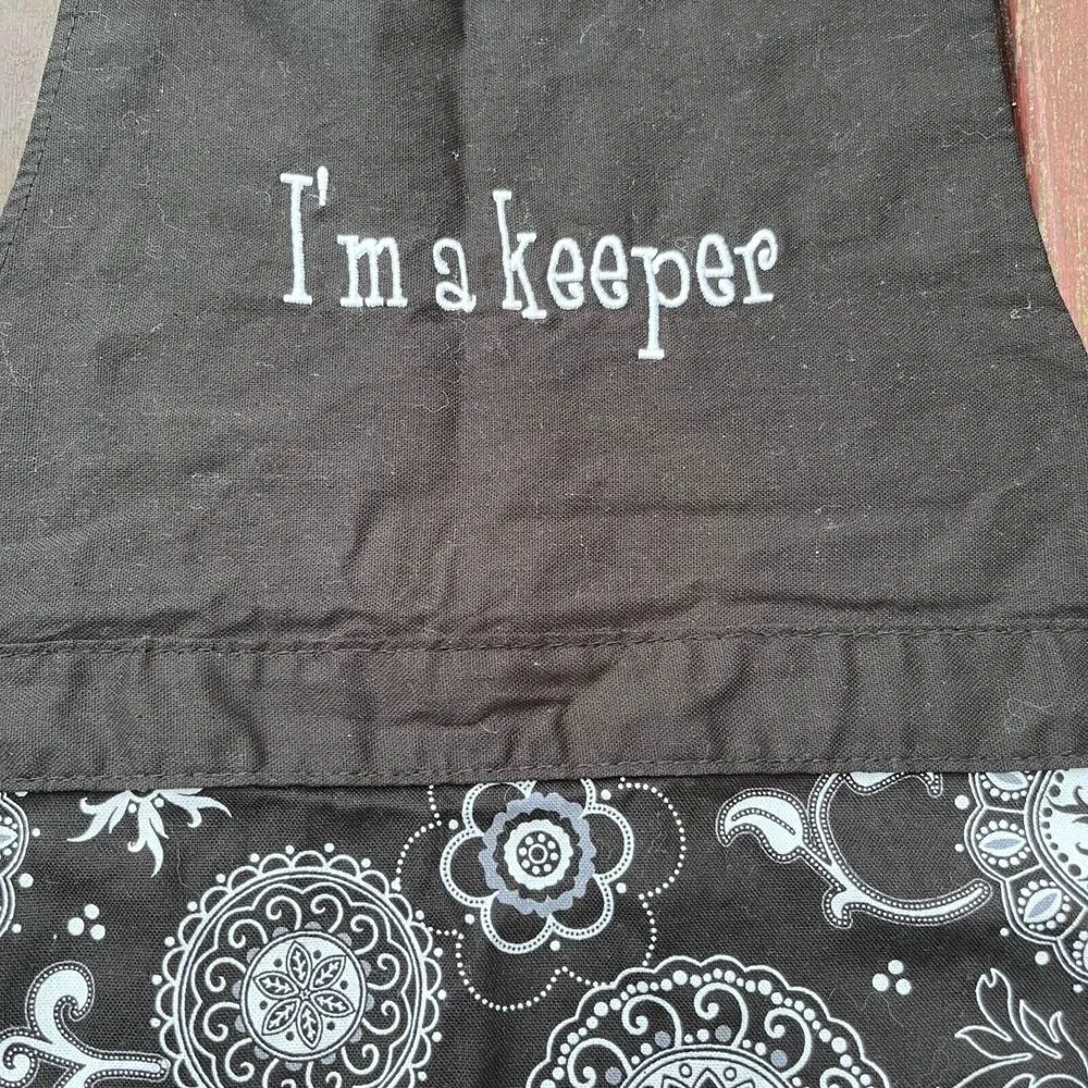 Thirty-One Black & White Apron Bib Embroidered I’m A Keeper Hostess Shower Gift